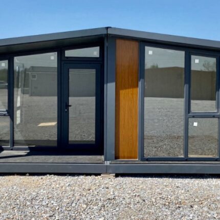 Casa tip container 45m2 mobila Barn